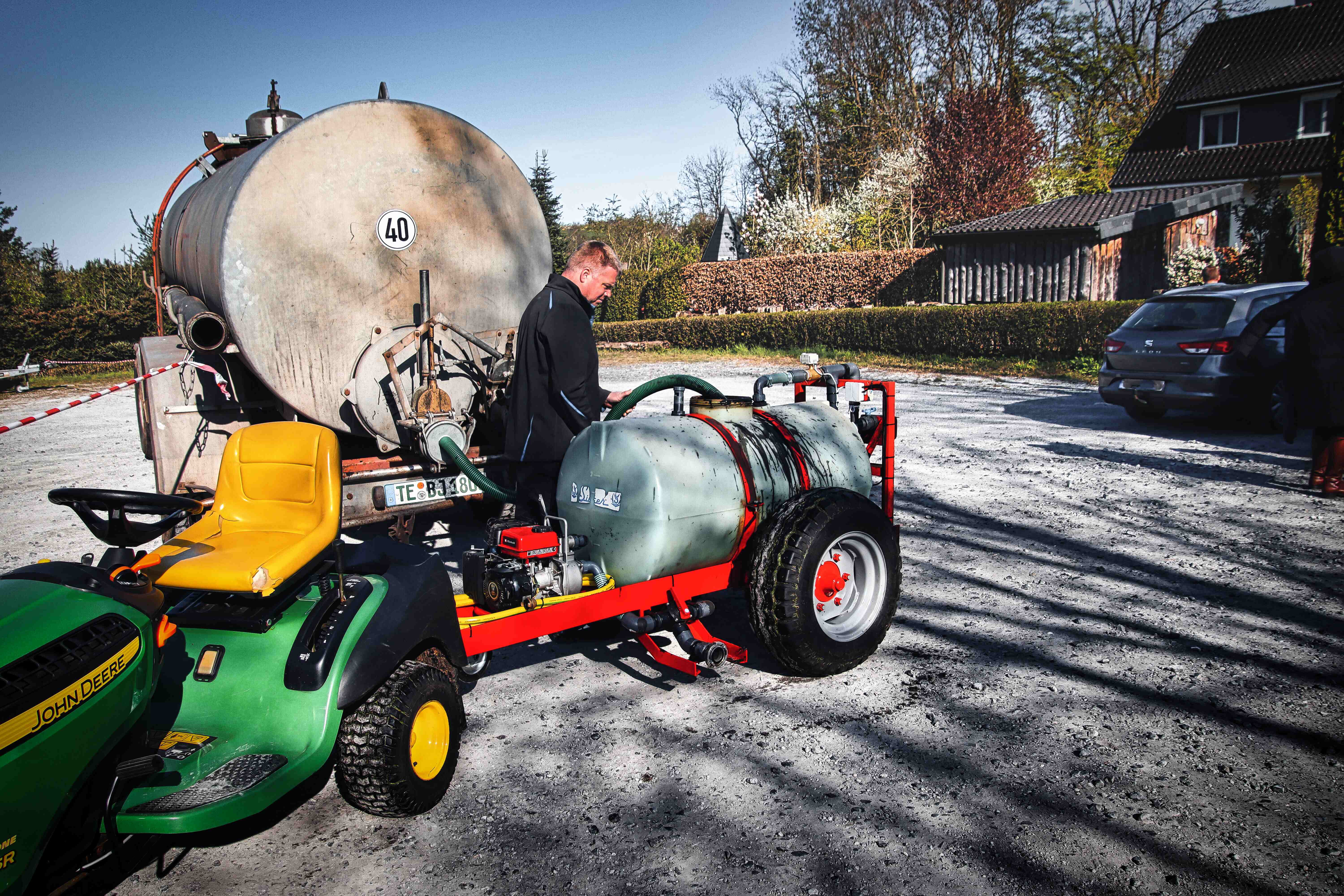 BSV Brochterbeck wird Nachhaltiger - RBO Aktuell Künstliche Düngung auf neuem Kunstrasenplatz