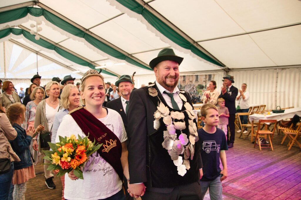 Schützenfest in Brochterbeck - Bürgerschützenverein feiert neuen Schützenkönig - RBO Aktuell