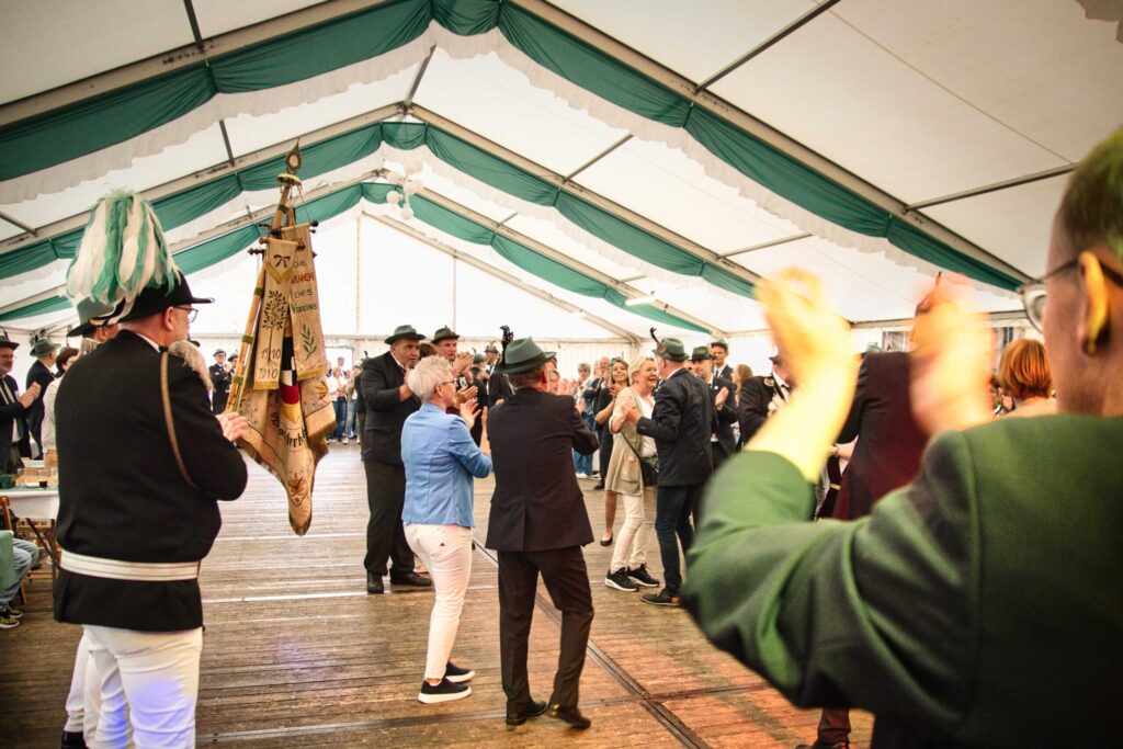 Schützenfest in Brochterbeck - Bürgerschützenverein feiert neuen Schützenkönig - RBO Aktuell