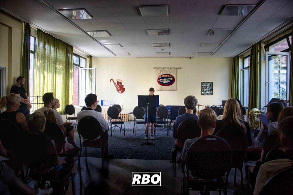 Das Vororchester des Musikveins Die Bocketaler trat in Brochterbeck auf. Über 40 Zuschauer waren da in Tecklenburg und lauschten der Blasmusik mit der Musikschule Tecklenburger Land.