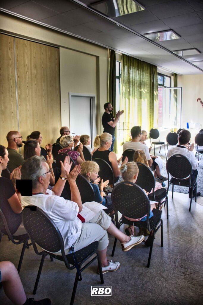 Das Vororchester des Musikveins Die Bocketaler trat in Brochterbeck auf. Über 40 Zuschauer waren da in Tecklenburg und lauschten der Blasmusik mit der Musikschule Tecklenburger Land.