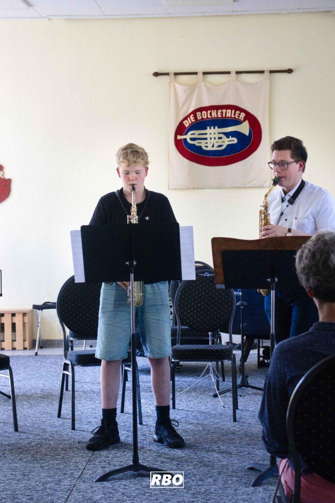 Das Vororchester des Musikveins Die Bocketaler trat in Brochterbeck auf. Über 40 Zuschauer waren da in Tecklenburg und lauschten der Blasmusik mit der Musikschule Tecklenburger Land.