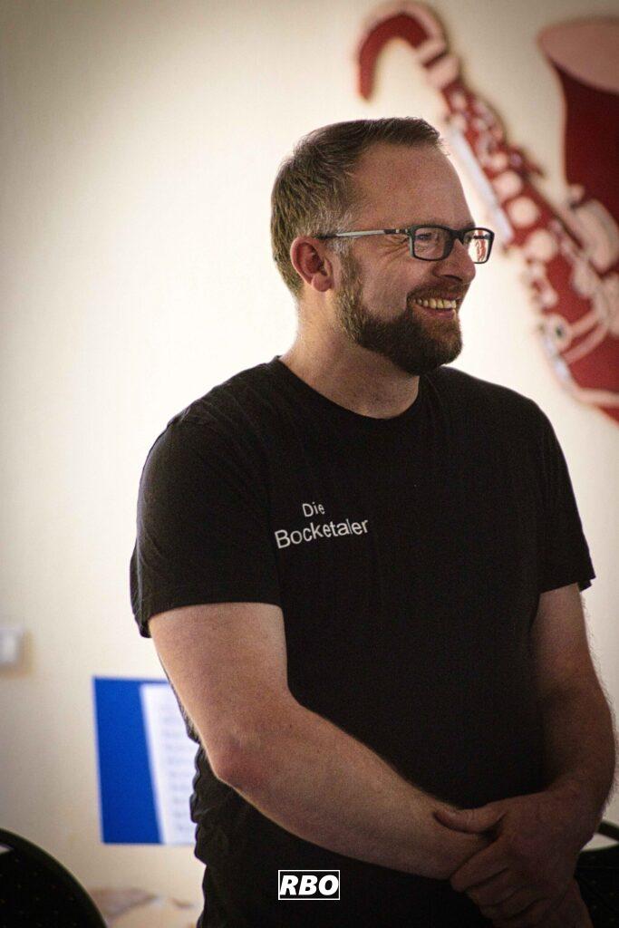 Das Vororchester des Musikveins Die Bocketaler trat in Brochterbeck auf. Über 40 Zuschauer waren da in Tecklenburg und lauschten der Blasmusik mit der Musikschule Tecklenburger Land.