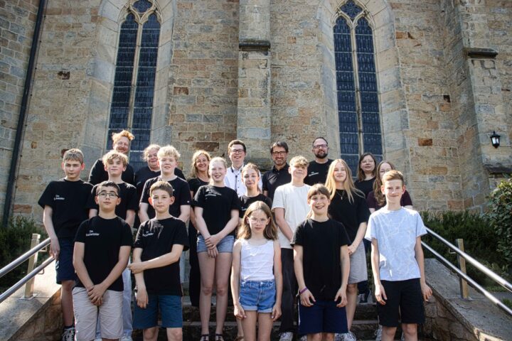 Das Vororchester des Musikveins Die Bocketaler trat in Brochterbeck auf. Über 40 Zuschauer waren da in Tecklenburg und lauschten der Blasmusik mit der Musikschule Tecklenburger Land.