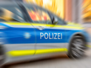 Unfall mit Reisebus in Tecklenburg Bismarkturm, Polizei Steinfurt sucht Zeugen zu Verkehrsunfall in Tecklenburg
