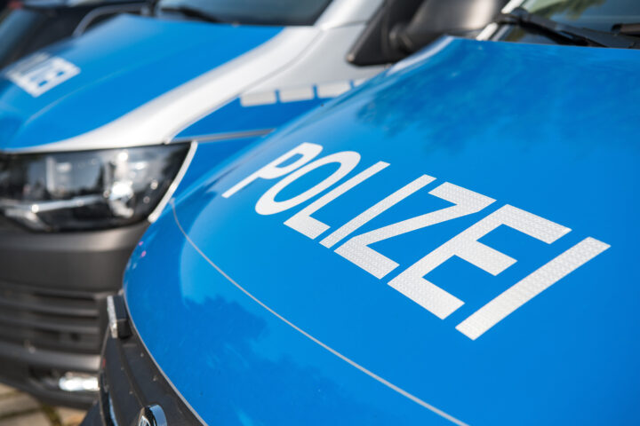 Unfall in Tecklenburg: Verursacherin flüchtig, Polizei Steinfurt ermittelt nach Unfall auf Grafenstraße