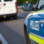 In Brochterbeck wurde an der Harkenstraße ein Firmenwagen aufgebrochen und die Täter nahmen einige Gegenstände mit. Die Polizei Steinfurt ermittelt.