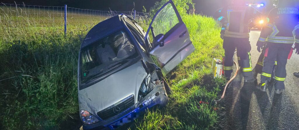 Feuerwehr Tecklenburg nach Ledde alarmiert, Unfall in Tecklenburg-Ledde Ledde Unfall
