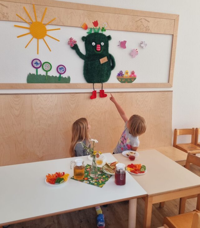 Familienzentrum Brochterbeck: Erstes Frühstück im neuen Raum - RBO Aktuel