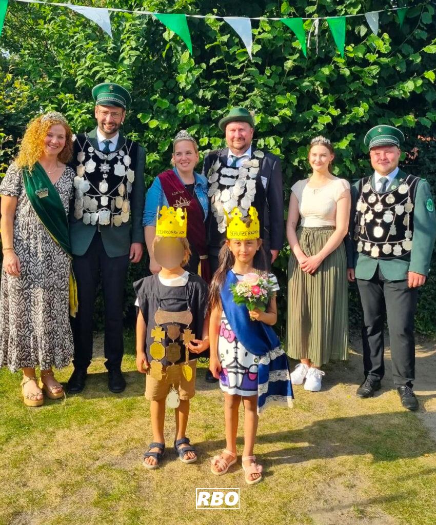 Das Familienzentrum Brochterbeck hat Schützenfest in Brochterbeck gefeiert und ein neues Kinder-Schützenkönigs-Paar wurde erworfen.