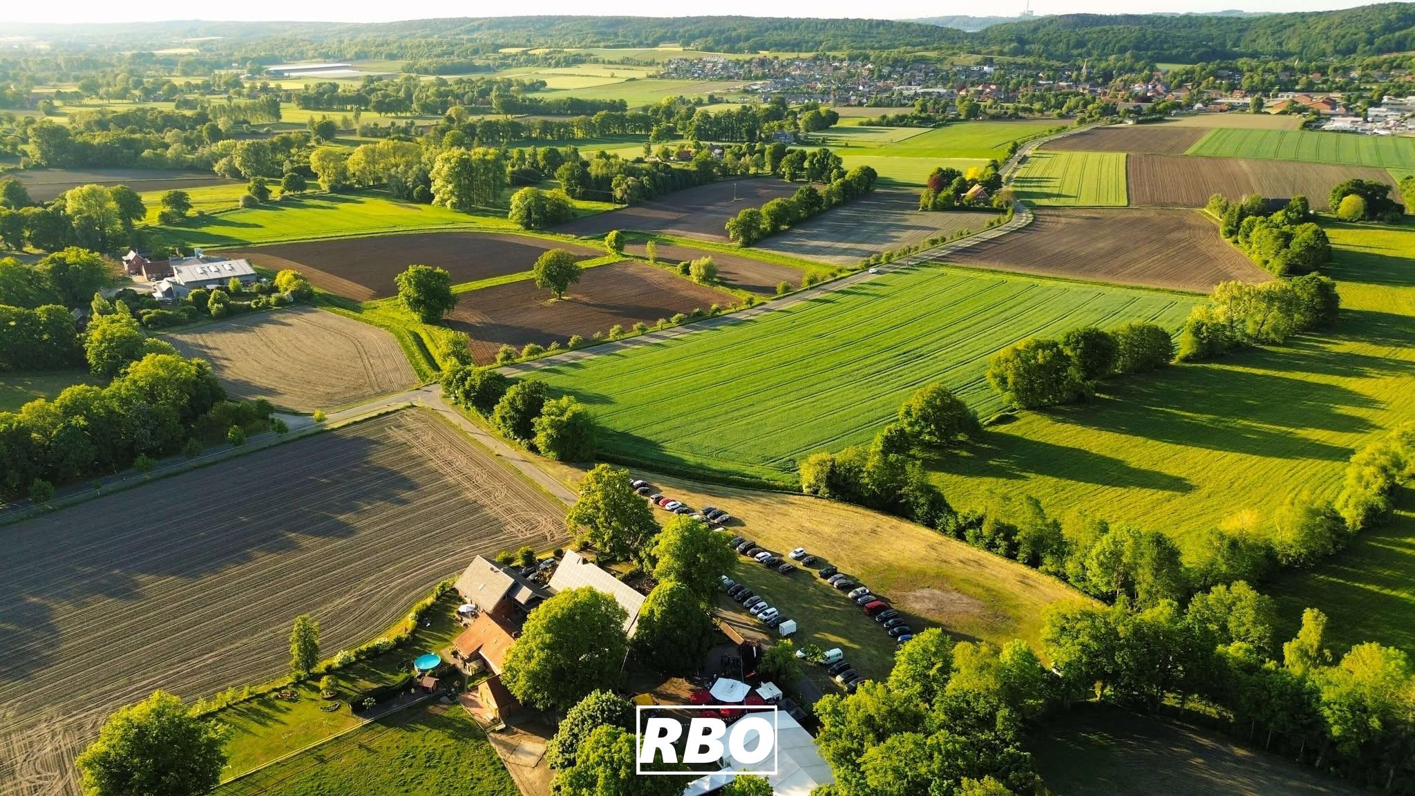 Brochterbeck in Tecklenburg Drohnenbild aufs Niederdorf am Rande Brochterbecks. Der Juni in Brochterbeck: Das war los - und das kommt im Juli RBO Aktuell