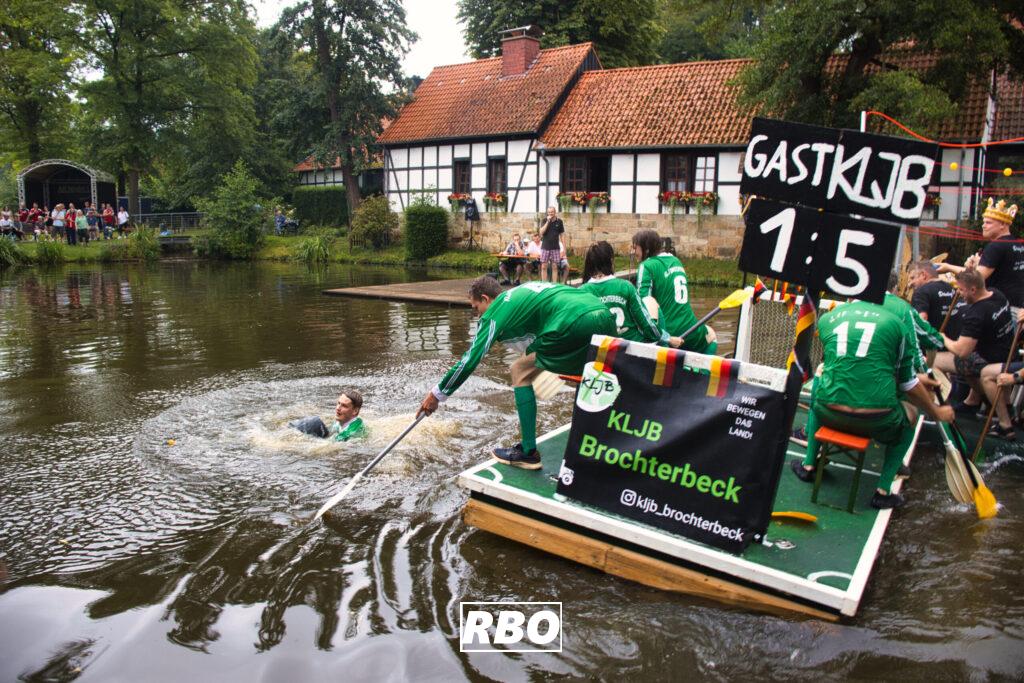 Juxboot-Regatta in Brochterbeck zur Kirmes