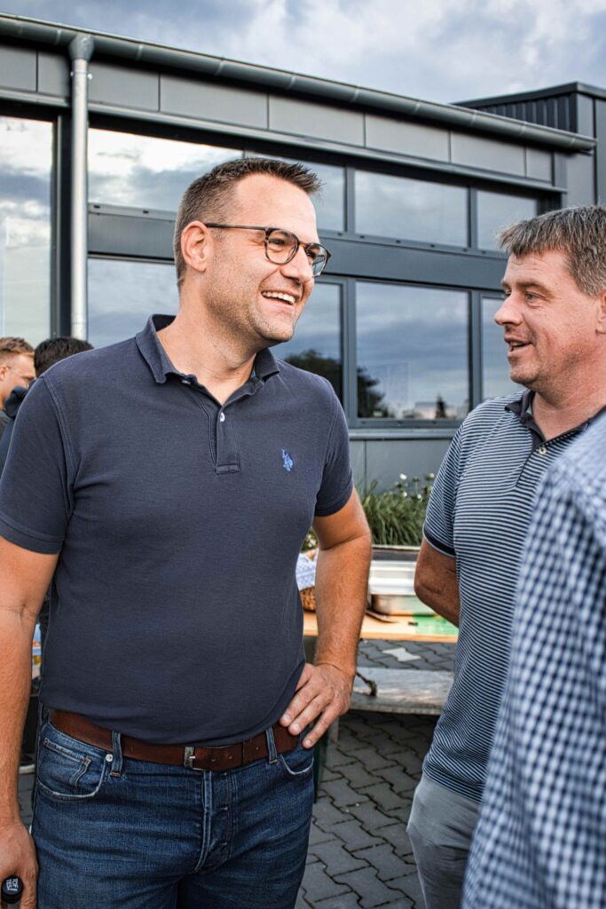 Sommerfest der CDU Tecklenburg in Brochterbeck mit Matthias Völker, CDU Bürgermeisterkandidat zur Kommunalwahl 2025 Tecklenburg und Brochterbeckerin und Bundestagsabgeordnete Anja Karliczek und CDU Politikern