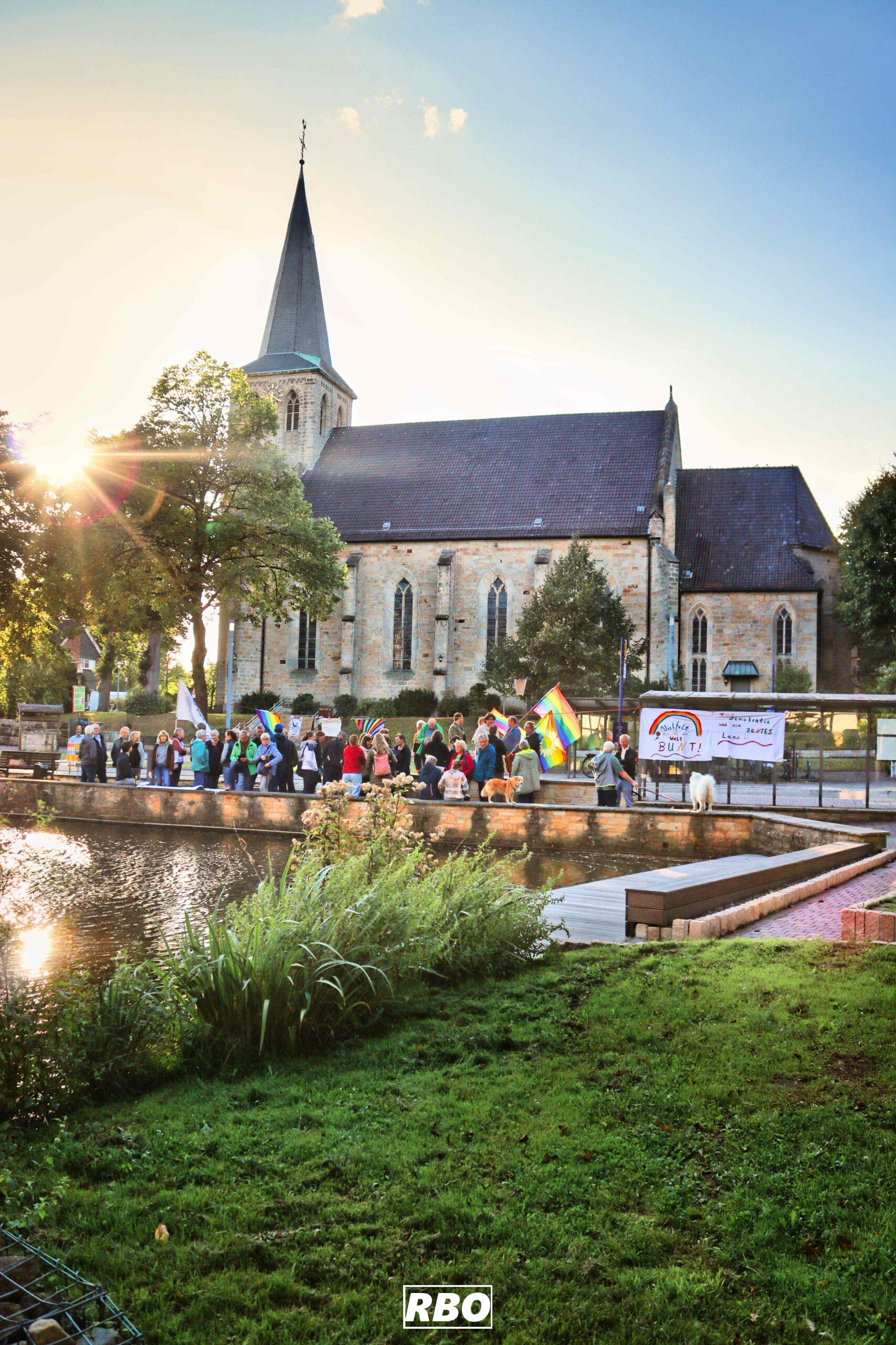 Demonstration am Mühlenteich in Brochterbeck