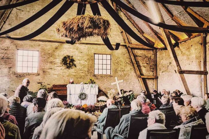 Erntedankfest in Brochterbeck KLJB Landjugend Brochterbeck, katholische Kirche St. Peter und Paul Brochterbeck