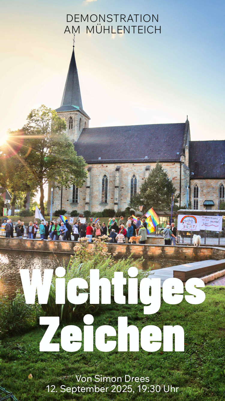 50 Menschen demonstrierten in Tecklenburg-Brochterbeck für Demokratie und gegen Hass und Hetze. Organisiert von Thomas Sprekelmeyer-Heukamp und Maira Drees