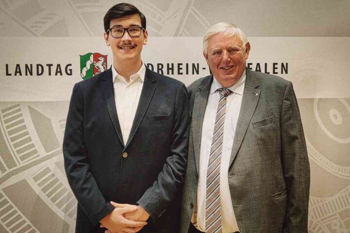 GAG-Schüler Justus Brinkmann machte ein Praktikum bei Politiker Karl Josef Laumann im NRW-Landtag. GAG Tecklenburg©Büro Laumann