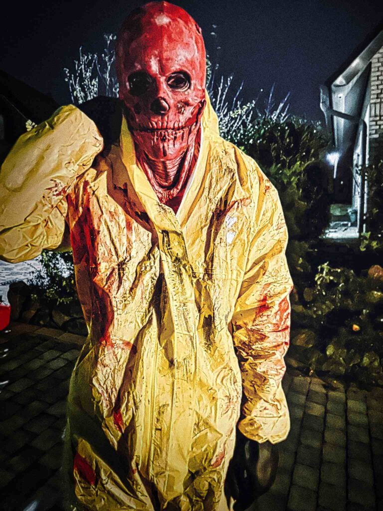 Halloween Brochterbeck: Diese Nachbarschaft lebt Halloween - Erich-Kästner-Straße in Brochterbeck gruselig beleuchtet zu Halloween 2025 - 