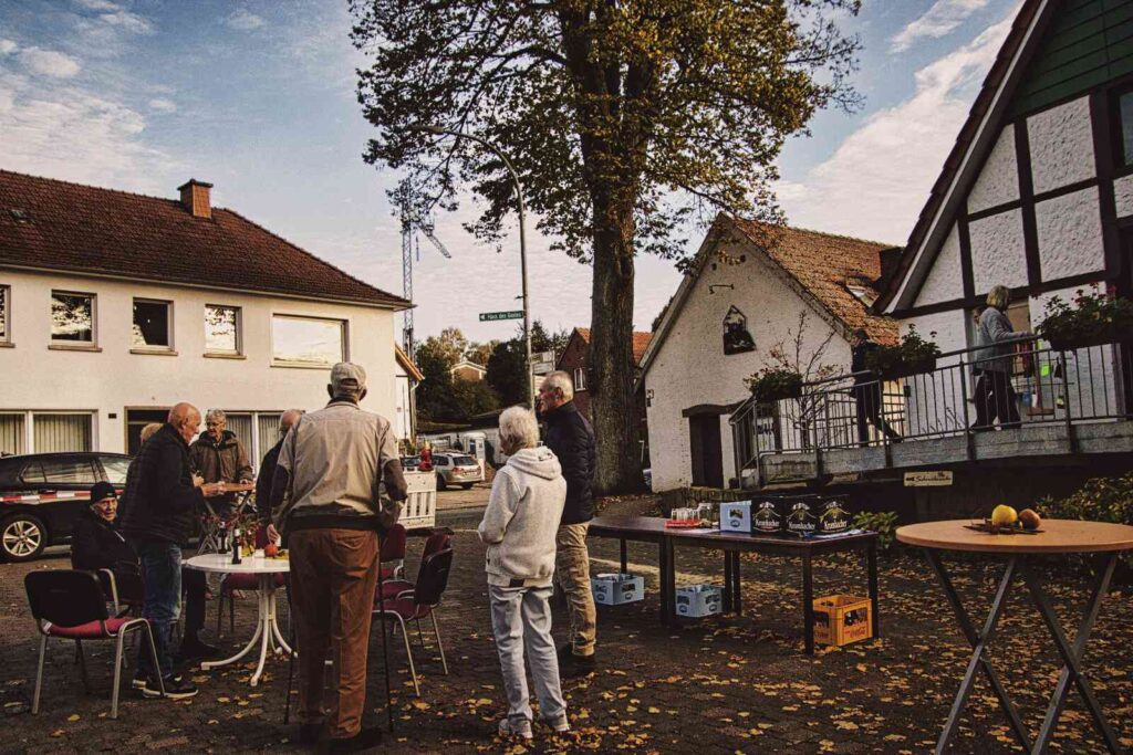 Herbstschau Brochterbeck 2025 - viele Besucherinnen kamen nach Tecklenburg-Brochterbeck, um den Herbst mit Reibekuchen des Heimatvereins Brochterbeck zu genießen. RBO AKTUELL
