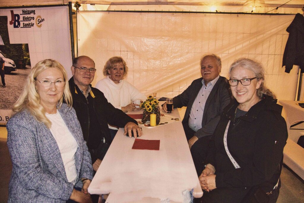 Unternehmer Jürgen Bäumer (JB Heizung Elektro Sanitär) aus Brochterbeck weihte seinen Neubau in Ibbenbüren ein.