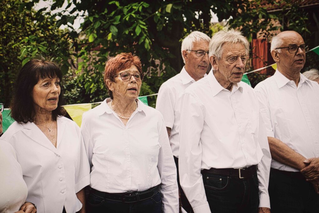 Mühlenchor Brochterbeck: Brochterbeckerinnen und Ibbenbürener singen im Chor.