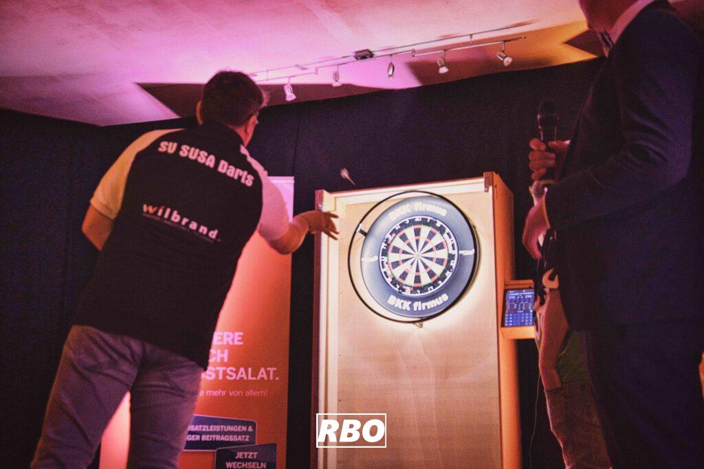 BroPally Dartsturnier 2025 in Tecklenburg-Brochterbeck: BSV Sportverein lädt zum Darts-Spaß in die Gaststätte Franz ein.