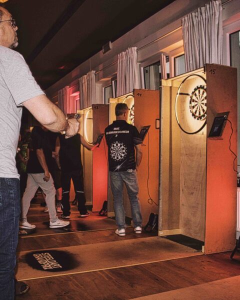 BroPally Dartsturnier 2025 in Tecklenburg-Brochterbeck: BSV Sportverein lädt zum Darts-Spaß in die Gaststätte Franz ein.