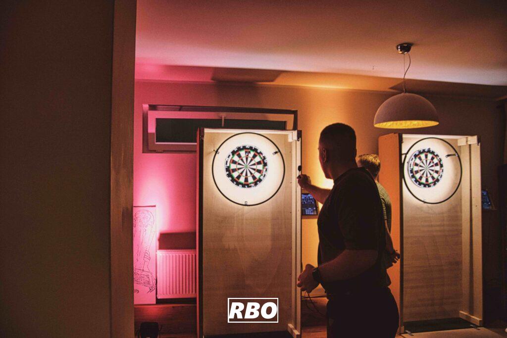 BroPally Dartsturnier 2025 in Tecklenburg-Brochterbeck: BSV Sportverein lädt zum Darts-Spaß in die Gaststätte Franz ein.