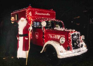 Coca-Cola-Truck in Leeden?? Nikolaus besucht Feierabendmarkt in Tecklenburg.Leeden
