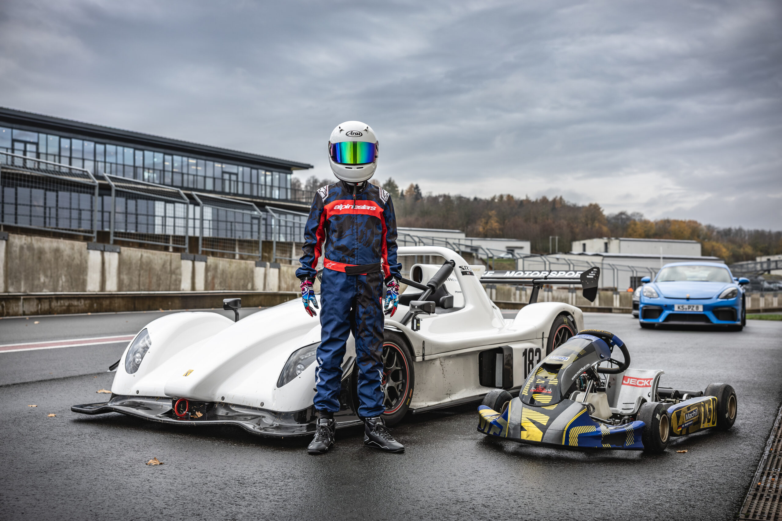 Max Oeljeklaus aus Brochterbeck ist 11 und Profi-Kartfahrer. Auf Rennbahnen in ganz Europa steht er auf der Strecke. Mit seinem Kart und ganz viel Ehrgeiz.