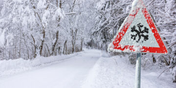 Schneefall und Glätte auf der Straße in Tecklenburg