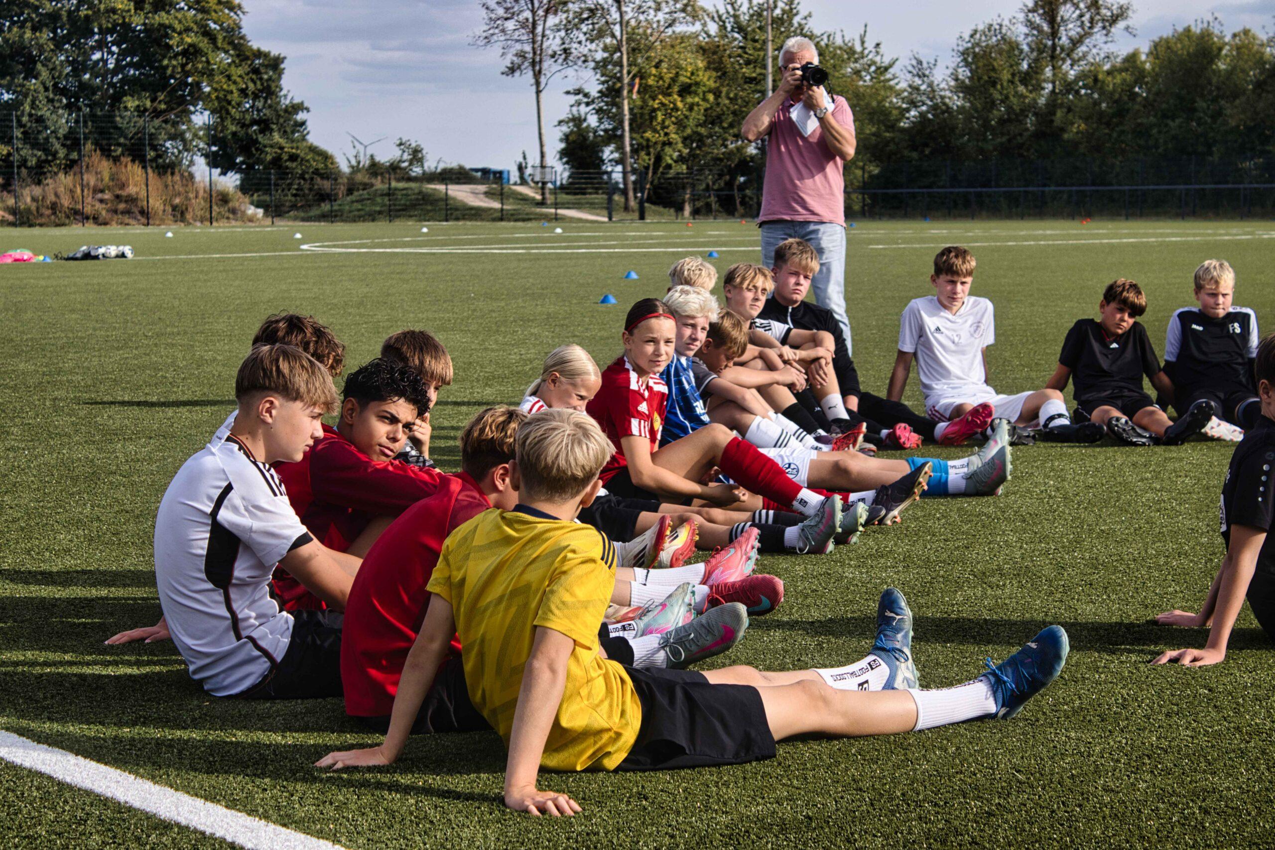 Ganz offiziell DFB-Stützpunkt: Was der Kunstrasenplatz alles für Vorteile bringt …
