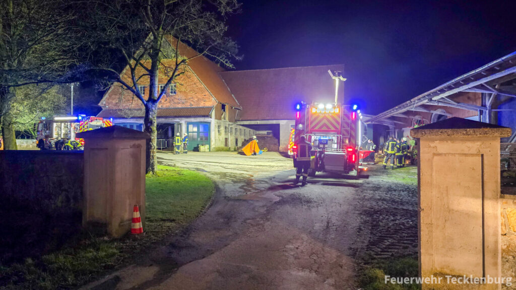 Flammen in Leeden: Mikrowelle gerät in Küche in Brand - Wohnhaus nicht bewohnbar