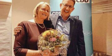 CDU Tecklenburg: Wechsel an der Spitze - Anja Karliczek aus Tecklenburg-Brochterbeck als Vorsitzende verabschiedet, Alexander Plato (r.) übernimmt