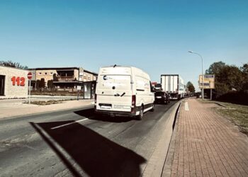 Rettungshubschrauber im Einsatz: Schwerer Unfall auf Wechter Straße