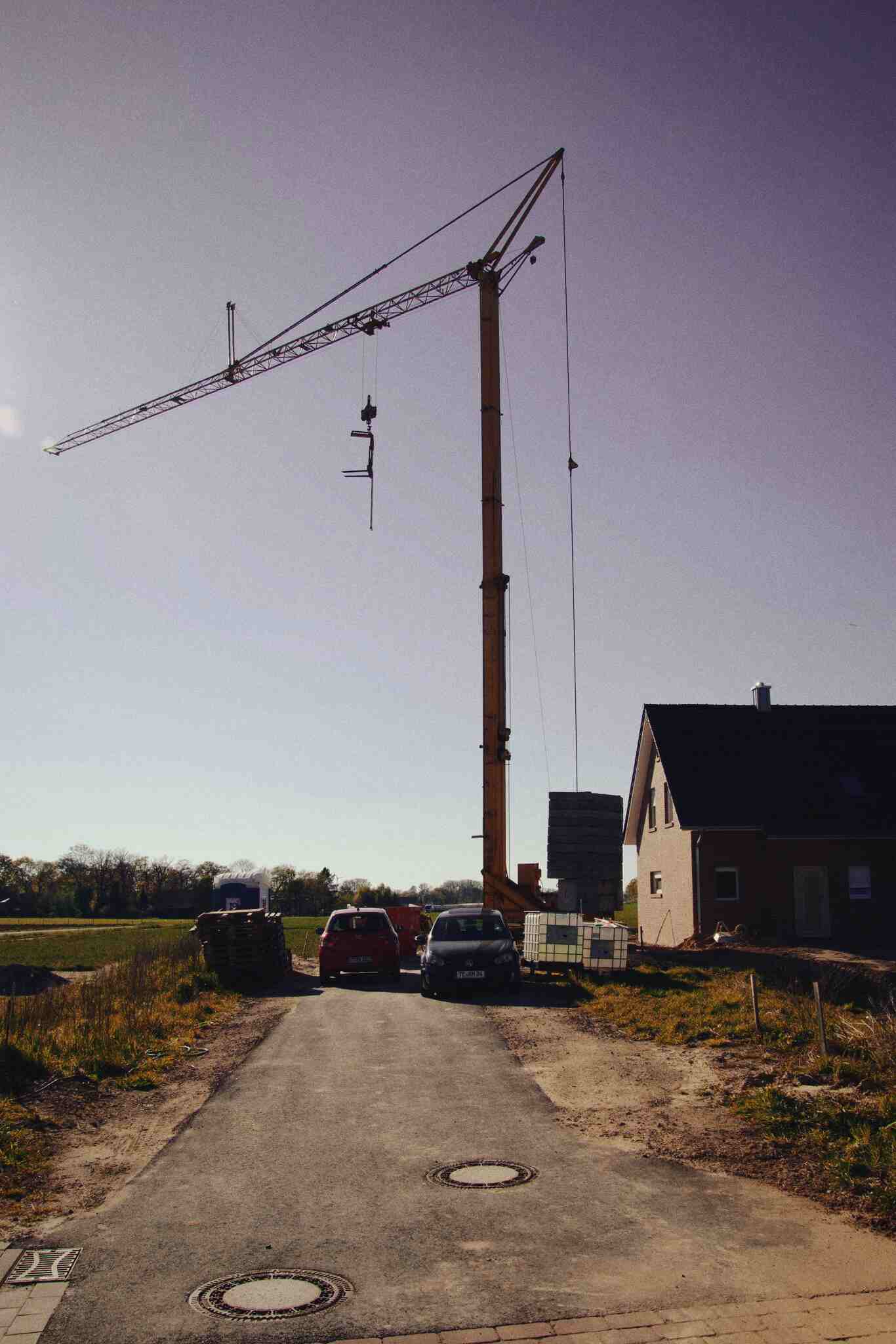 Brochterbecks Neubaugebiet: Kräne (& Grill) im Arbeitsmodus