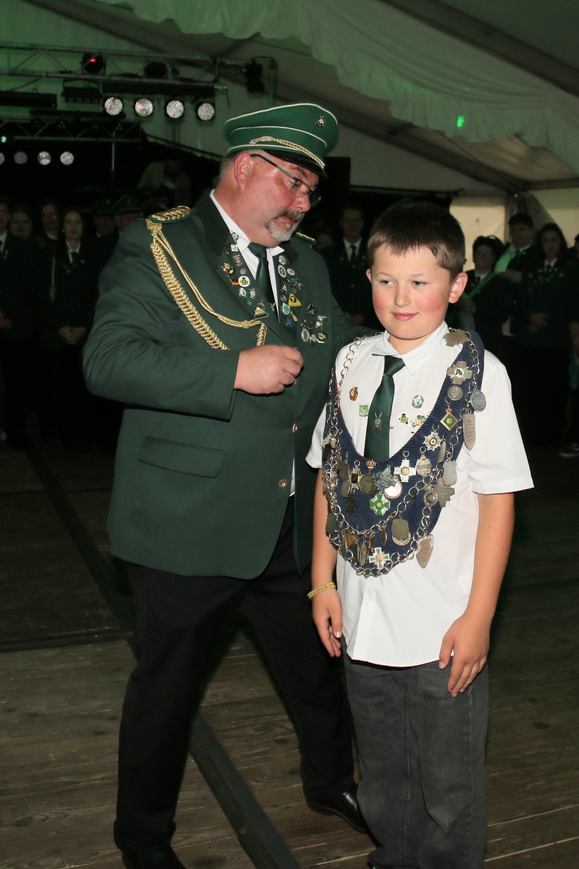 Ledder Schützen werden von Christian Megier regiert - Bilder vom Schützenfest 2026 - Jungschützenkönig Leo Bäcker