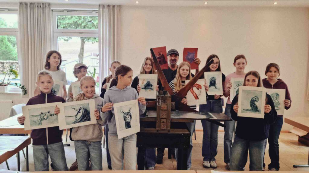 Brochterbeck: Workshop in Gemeindehaus - Kinder werden Künstler